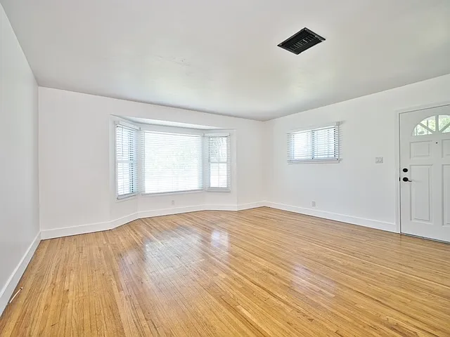 6153 Clybourn Ave #6153 — Photo 4