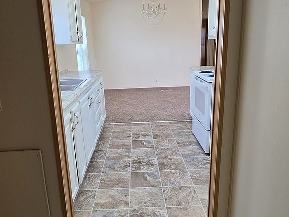 4th image of 2380 Molalla Rd