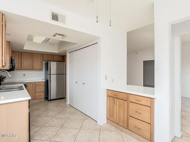 4461 E Bullrush Ln — Photo 4