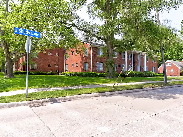 Mauer Manor — Photo 2