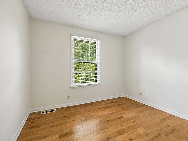 1129 W Main St #8 — Photo 11