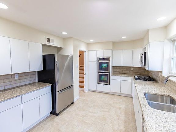 2nd image of 2209 Cleek Ct