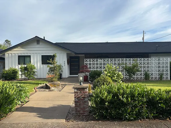583 SW Allgood St, Dallas, OR 97338