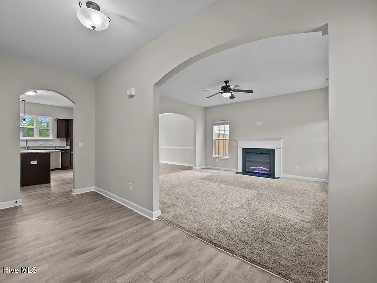 413 Wind Sail Ct — Photo 4