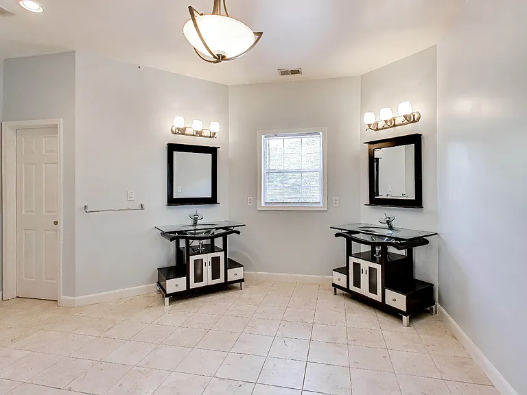 5713 Eads St NE — Photo 25