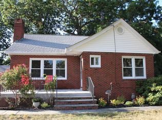 4 Oak Ridge Dr, New Windsor, NY 12553