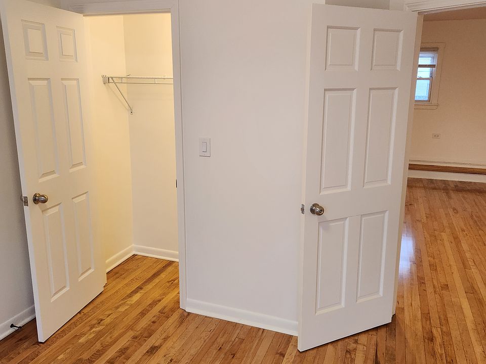 2nd bedroom closet
