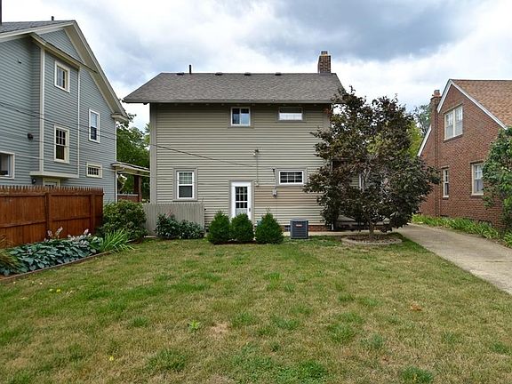 3rd image of 1629 Chesterland Ave