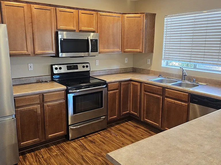 586 W Cobblestone Ct — Photo 5