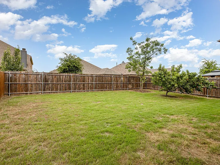 208 Whitman Dr — Photo 27
