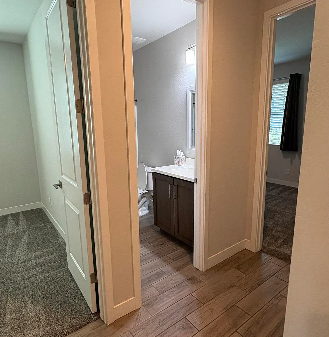 3 bed, 4.0 bath, 1567 sqft, $2,200 — Photo 3