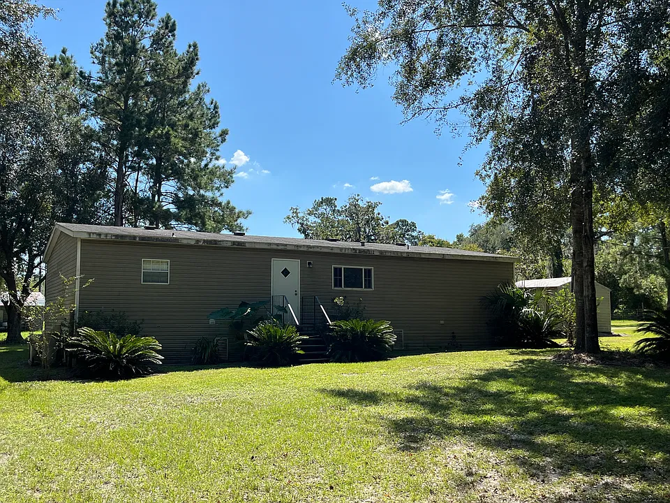 15695 77th Dr