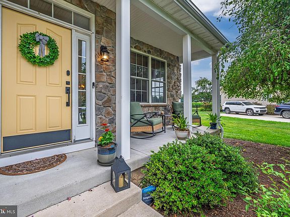 3rd image of 286 Stonewater Way