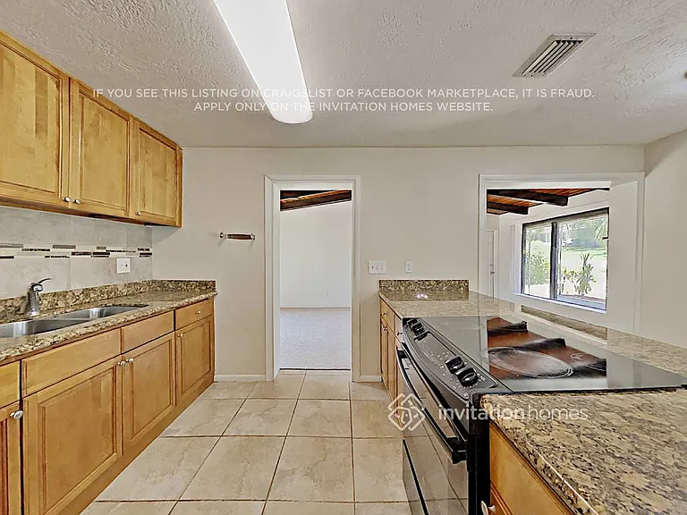 207 Redwood Ave — Photo 10