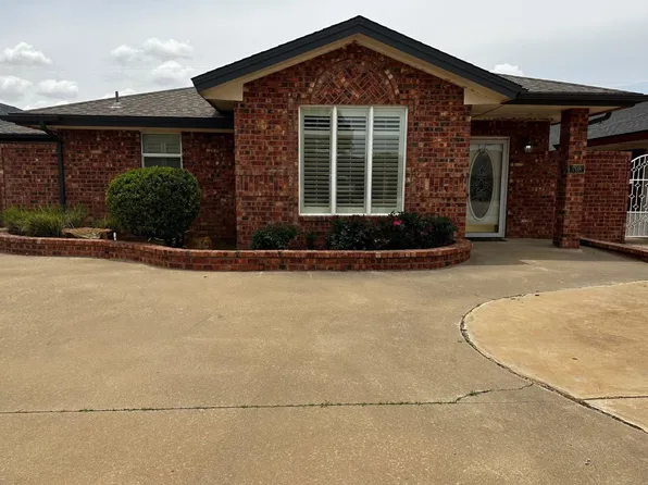 708 Poplar St, Levelland, TX 79336