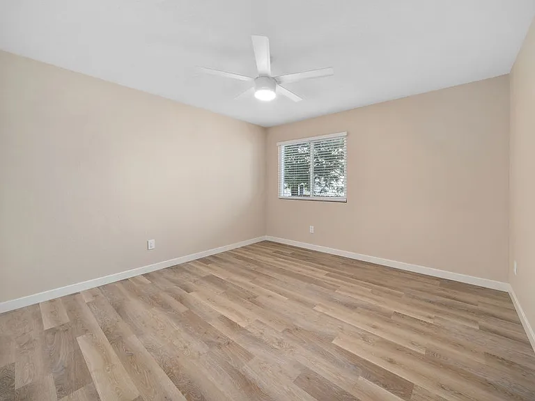 5220 Traffic Way #6 — Photo 11