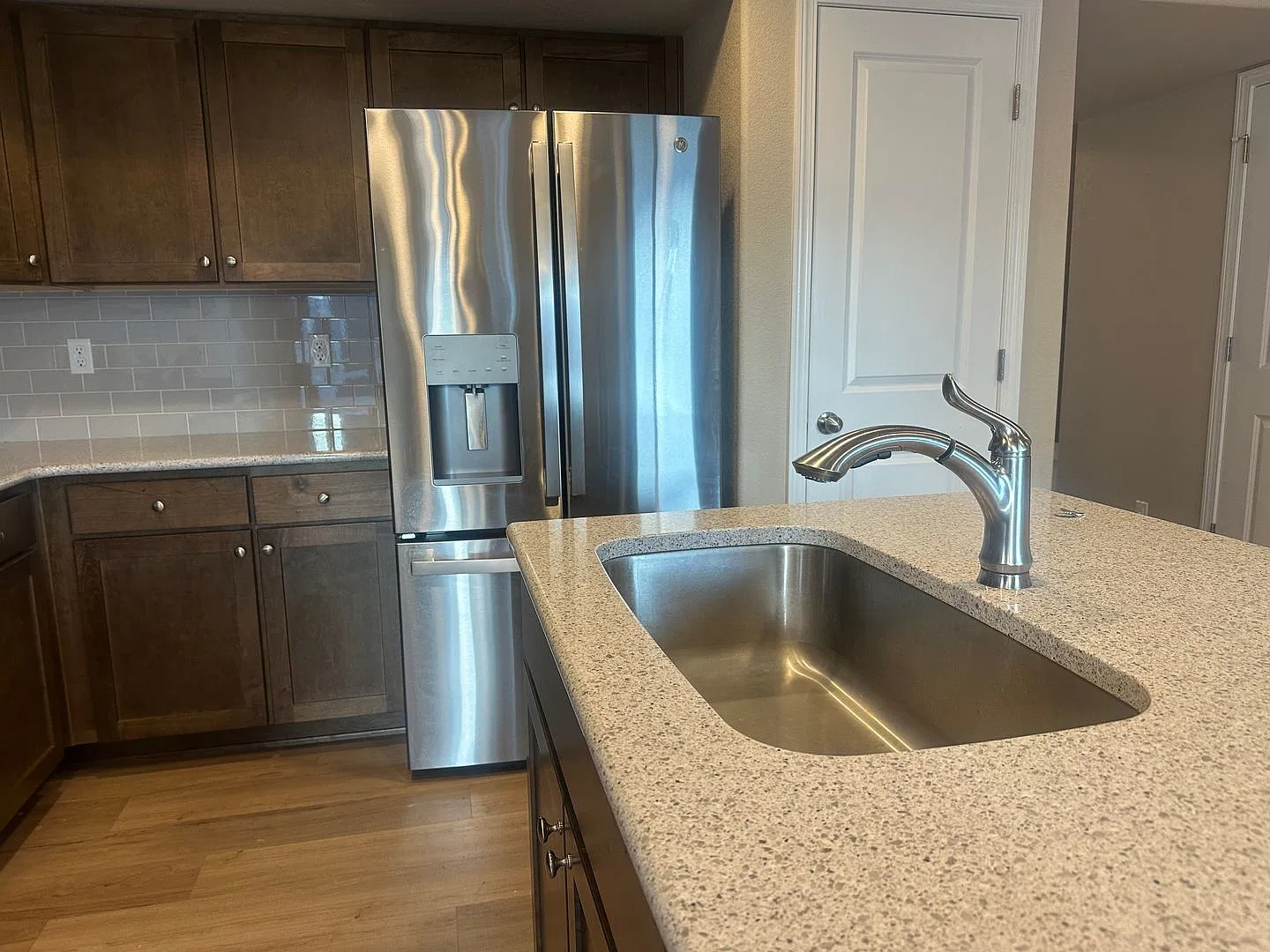 Modern Living in Skyview Village — Photo 4