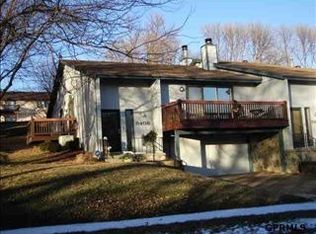 9408 Parker St, Omaha, NE 68114