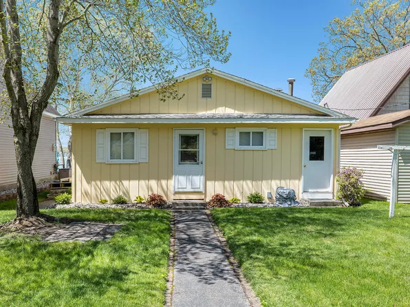 9187 S Catalpa Ave, Newaygo, MI 49337