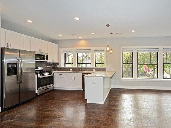 2nd image of 1752 W Summerdale Ave #2