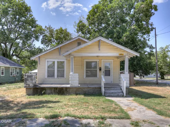 2005 Park Ave, Baxter Springs, KS 66713