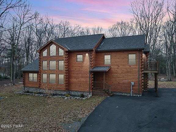 2nd image of 134 Marquise Dr