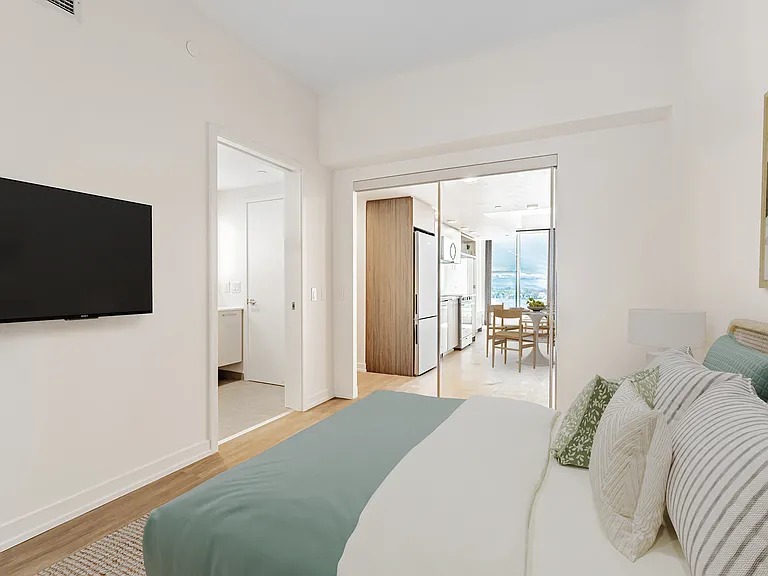370 Queens Quay W — Photo 8