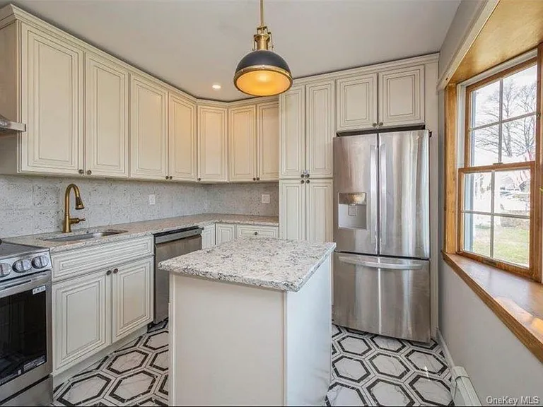 8 Crabtree Ln — Photo 4