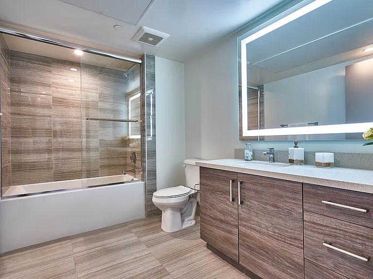 Lido Apartments - 4847 Oakwood — Photo 9