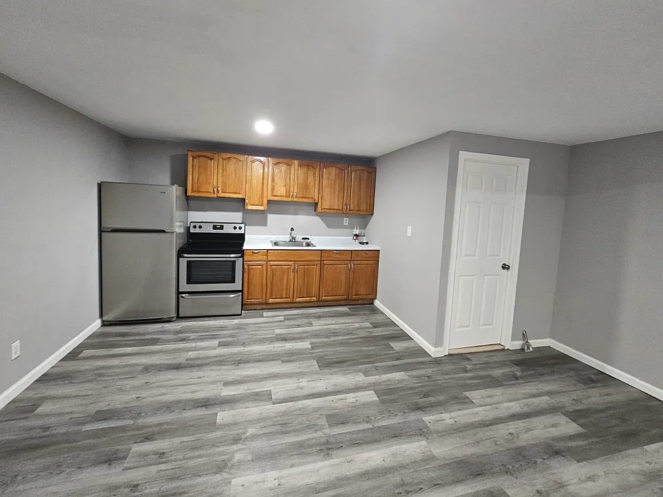 4650 Paul St #2