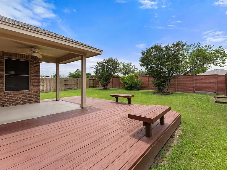 1104 Chad Dr — Photo 30