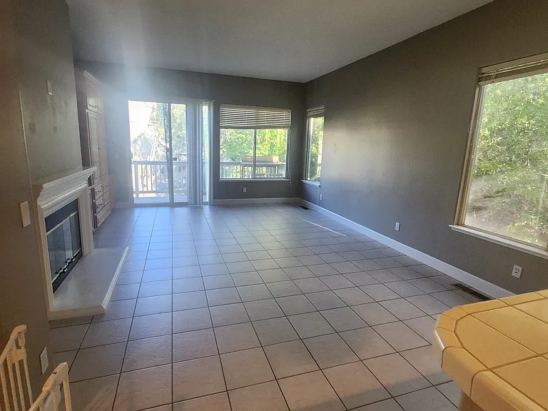1921 Quail Creek Ct — Photo 27