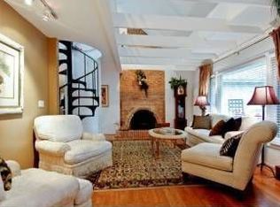 62 Sheffield Ln, Oak Brook, IL 60523