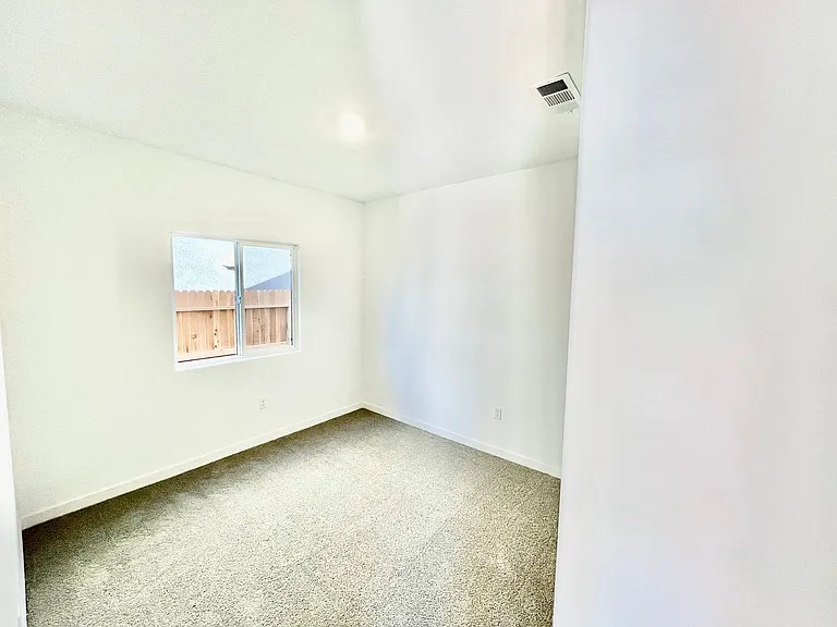 6590 E Krum Ave — Photo 12
