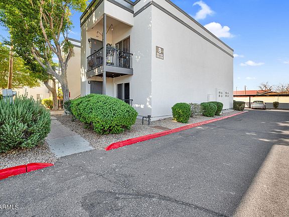3rd image of 740 W ELM Street #125