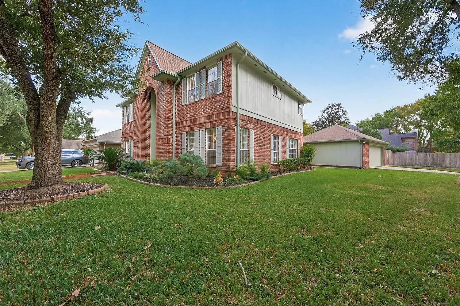 4 bed, 2.5 bath, 2922 sqft, $2,900 — Photo 2