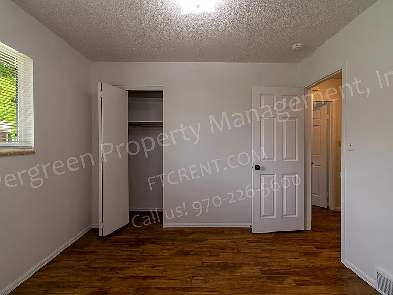 2439 Clearview Ave — Photo 15