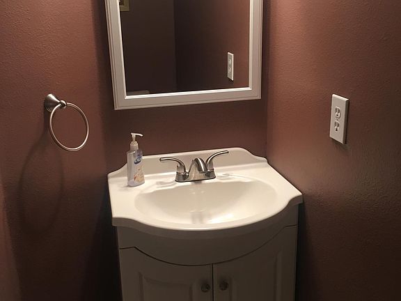 5th image of 4674 Tudor Ln