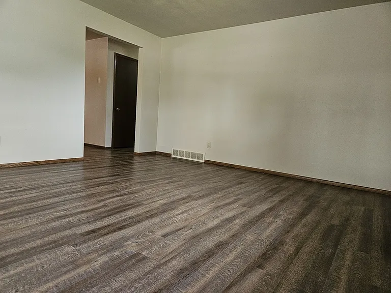 417 S Matthias St — Photo 3