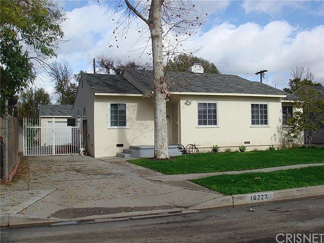 1st image of 16223 Gilmore St