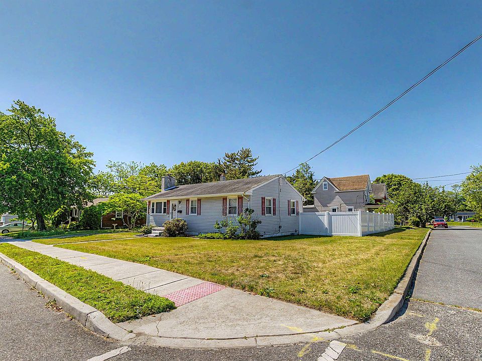1st image of 405 California Ave