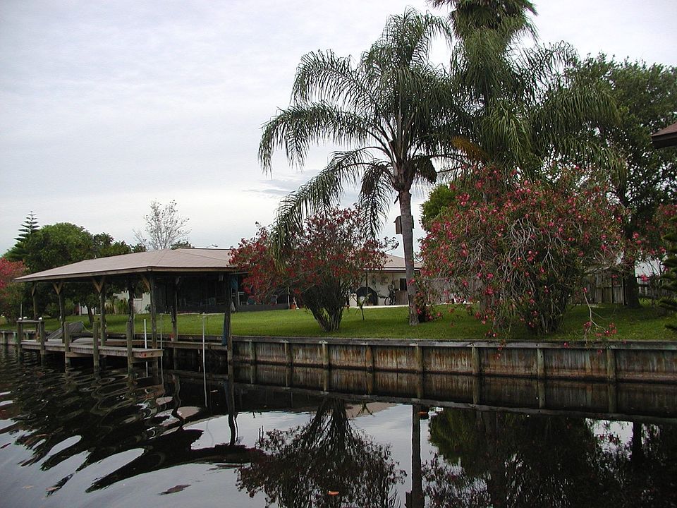 Park your boat and relax.