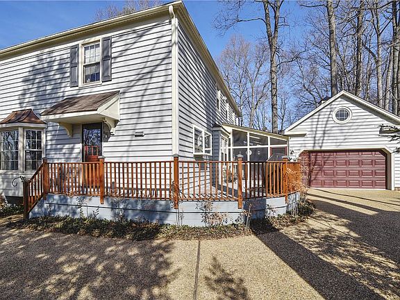 3rd image of 15437 Beachview Dr