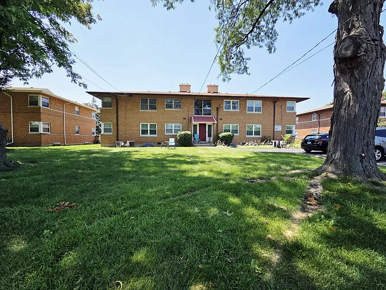 1431 Balmoral Ave #2S — Photo 1