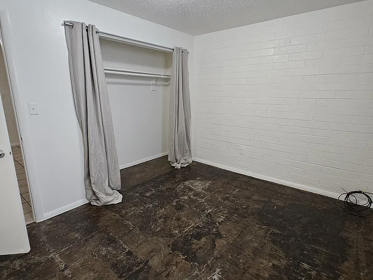1938 E Adams St #3 — Photo 12