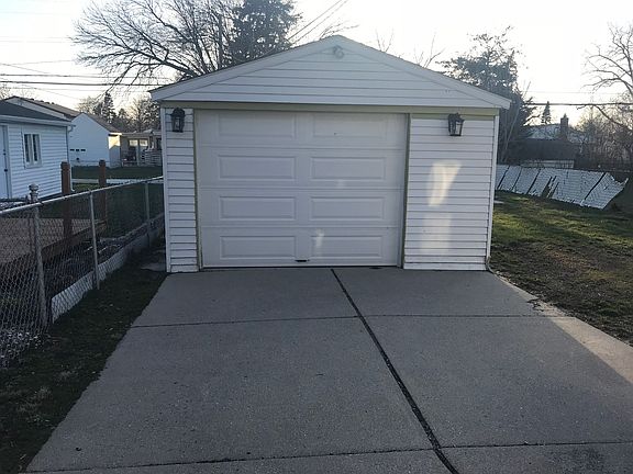 2nd image of 5931 Robindale Ave
