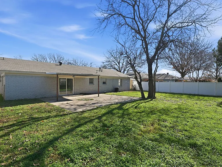 2721 Ash Park Dr — Photo 34