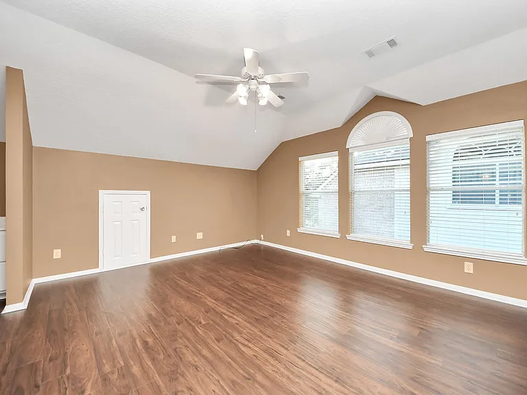 4703 Zachary Ln — Photo 16