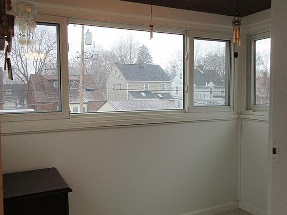 5th image of 3158 W 162nd St