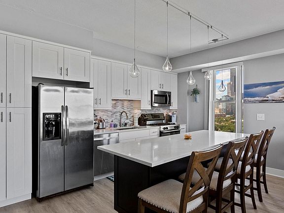 5th image of 5 E 14th Pl APT 1301